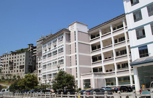 大關(guān)縣職業(yè)中學2021年學費是多少