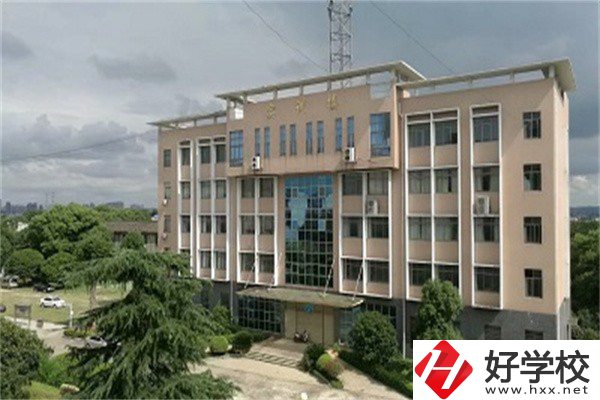 湘潭有哪些中專校風環(huán)境好？下面3所值得一看!