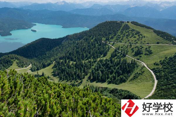 湘潭縣第一職業(yè)中專技術(shù)學(xué)校有哪些特色專業(yè)？