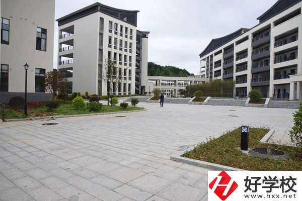 新晃侗族自治縣職業(yè)中等專業(yè)學(xué)校好不好？