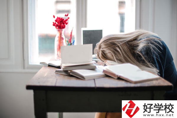 湖南省耒陽師范學(xué)校宿舍有沒有空調(diào)？寢室壞境怎么樣？
