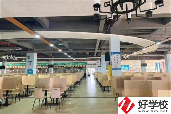 長(zhǎng)沙經(jīng)貿(mào)職業(yè)中專有哪些招生專業(yè)？有哪些辦學(xué)優(yōu)勢(shì)？