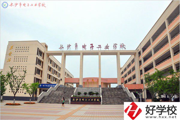 長(zhǎng)沙學(xué)費(fèi)便宜的中專有哪些？有什么招生專業(yè)？