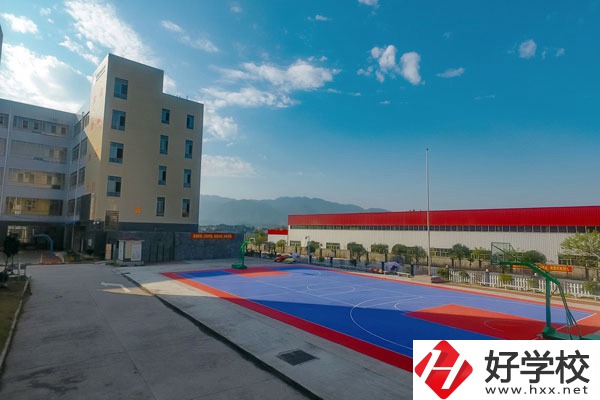 茶陵職業(yè)中等專業(yè)學校辦學條件如何？有什么辦學成果？