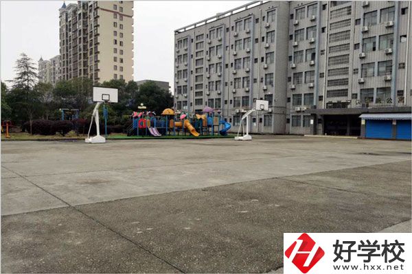 益陽(yáng)電腦美術(shù)職業(yè)學(xué)校有什么特色專(zhuān)業(yè)？