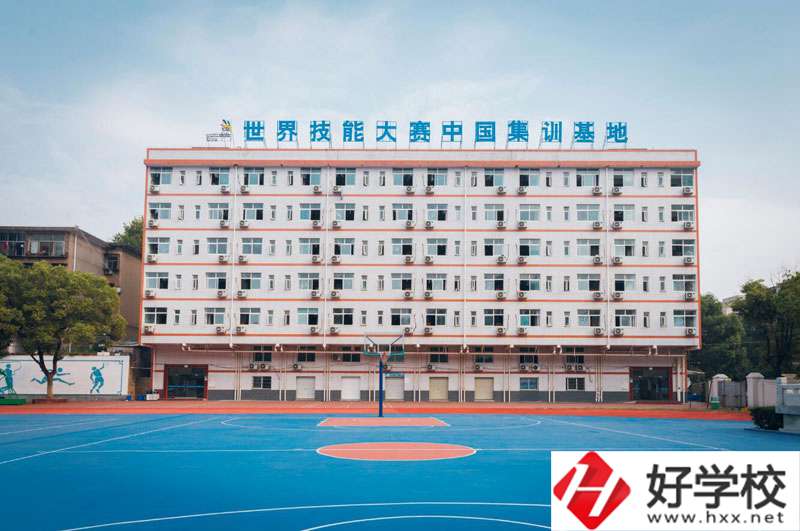 長沙建筑工程學(xué)校值不值得報(bào)考？從三個(gè)方面進(jìn)行分析