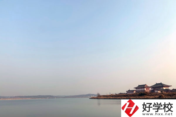 張家界汽修技校實(shí)力如何？學(xué)校生活環(huán)境怎么樣？