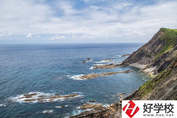華容縣職業(yè)中專學(xué)校有高考班嗎？升學(xué)率怎么樣？