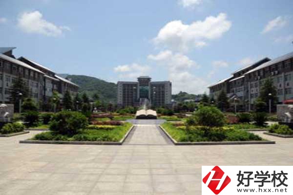 湘西州經(jīng)濟貿(mào)易學校開設(shè)了哪些專業(yè)？學費是多少？