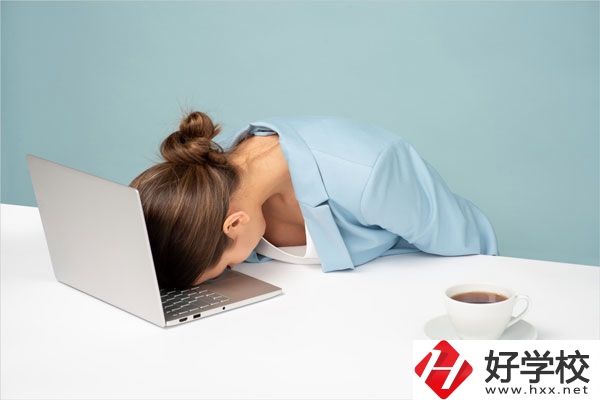 畢業(yè)后在長(zhǎng)沙讀中專學(xué)校，該如何選擇專業(yè)呢？