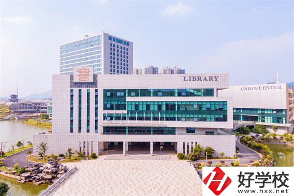 在湖南學(xué)外語可以讀什么職校？最新招生要求是什么？