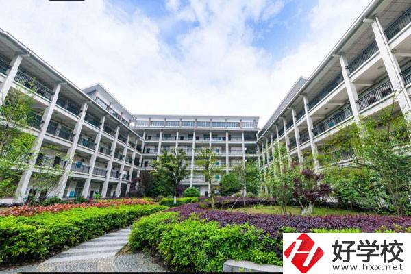 湘西有學(xué)習(xí)中西面點(diǎn)的學(xué)校嗎？專業(yè)好就業(yè)嗎？