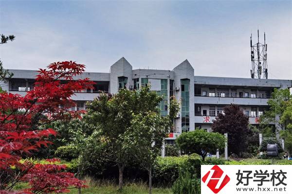 在懷化想學(xué)美術(shù)可以去什么中職？開設(shè)有什么專業(yè)？