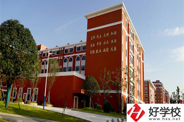 湖南醫(yī)藥職業(yè)中專學校怎么樣，有哪些優(yōu)秀教師？