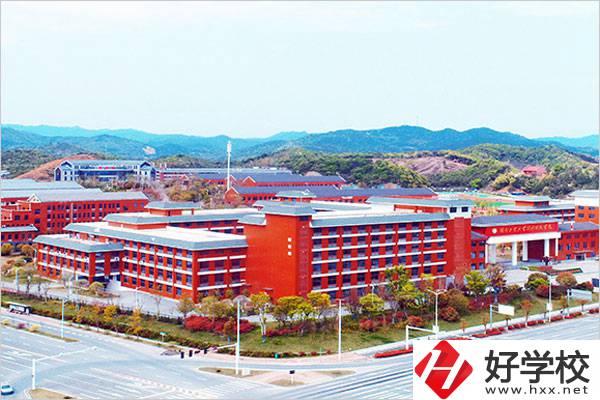 湖南省陶瓷技師學(xué)院有什么樣的辦學(xué)特色？