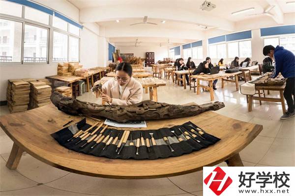 湘西有學(xué)習(xí)中西面點(diǎn)的學(xué)校嗎？專業(yè)好就業(yè)嗎？