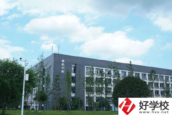 湘潭吉利汽車技術(shù)職校怎么樣？有哪些專業(yè)？