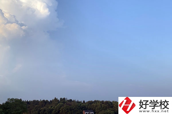 醴陵陶瓷煙花職業(yè)技術(shù)學(xué)校怎么樣？特色專業(yè)是什么？