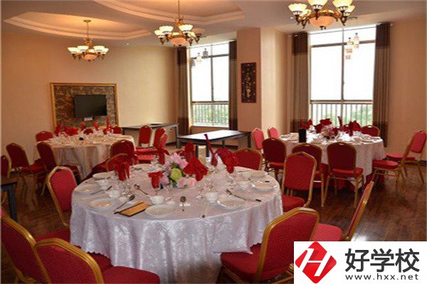 益陽(yáng)旅游管理的中職有哪些？專業(yè)就業(yè)前景如何？