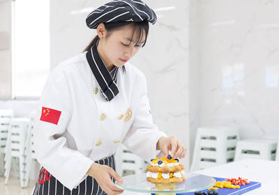 哪些人適合學(xué)習(xí)西點(diǎn)專(zhuān)業(yè)？