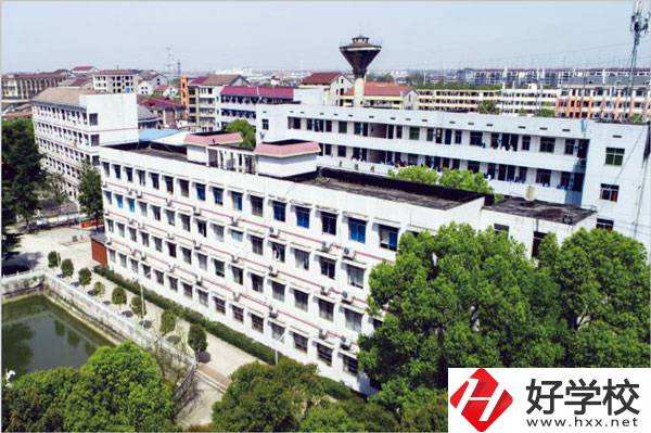 益陽市衛(wèi)生職業(yè)技術(shù)學(xué)?；A(chǔ)設(shè)施怎么樣？位置在哪？