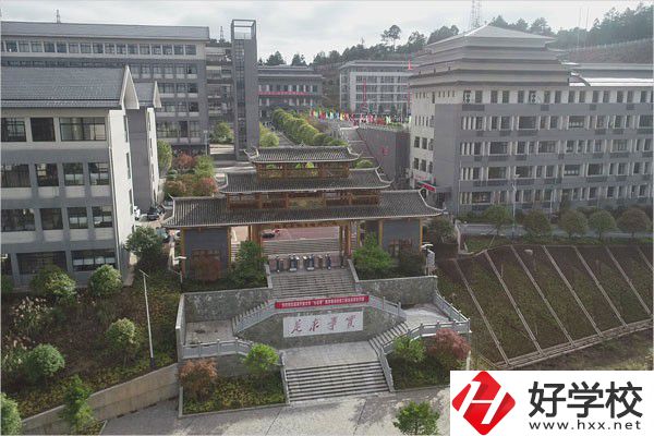 通道侗族自治縣職業(yè)技術(shù)學(xué)校有哪些辦學(xué)條件？