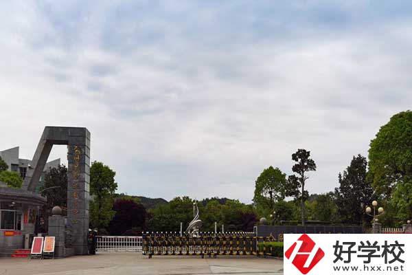 在懷化市會同縣有哪些中專學(xué)校？具體開設(shè)了什么專業(yè)？
