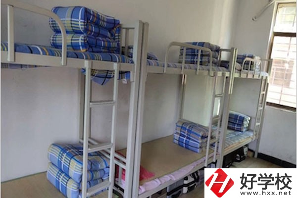 郴州城市經(jīng)濟(jì)職校有哪些專業(yè)？一年學(xué)費(fèi)多少？