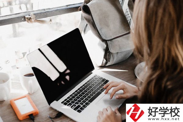 懷化市商貿(mào)經(jīng)濟管理學(xué)校好不好？宿舍怎么樣？