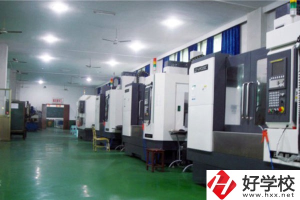 湖南兵器工業(yè)高級技工學(xué)校入學(xué)要注意什么？學(xué)費多少？