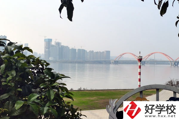 武岡市藍(lán)深職業(yè)技術(shù)學(xué)校怎么樣？就業(yè)前景如何？