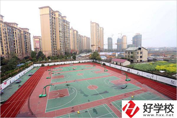益陽科技工程學(xué)校運(yùn)動場