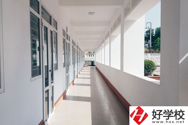 湖南有哪些衛(wèi)校？初中畢業(yè)讀衛(wèi)校好不好？