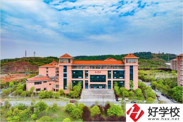 永州的技工學(xué)校是否免學(xué)費(fèi)？還要交其它費(fèi)用嗎？
