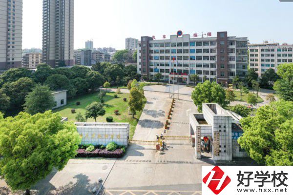 湖南省汽車技師學(xué)院辦學(xué)規(guī)模如何？設(shè)有哪些專業(yè)？