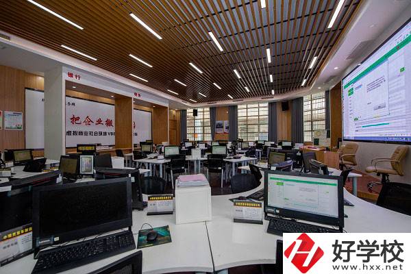 長沙財經(jīng)學(xué)校怎么樣？招生標(biāo)準(zhǔn)是什么？