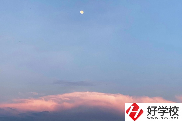 南縣創(chuàng)意職業(yè)技術(shù)學(xué)校有什么推薦專業(yè)？