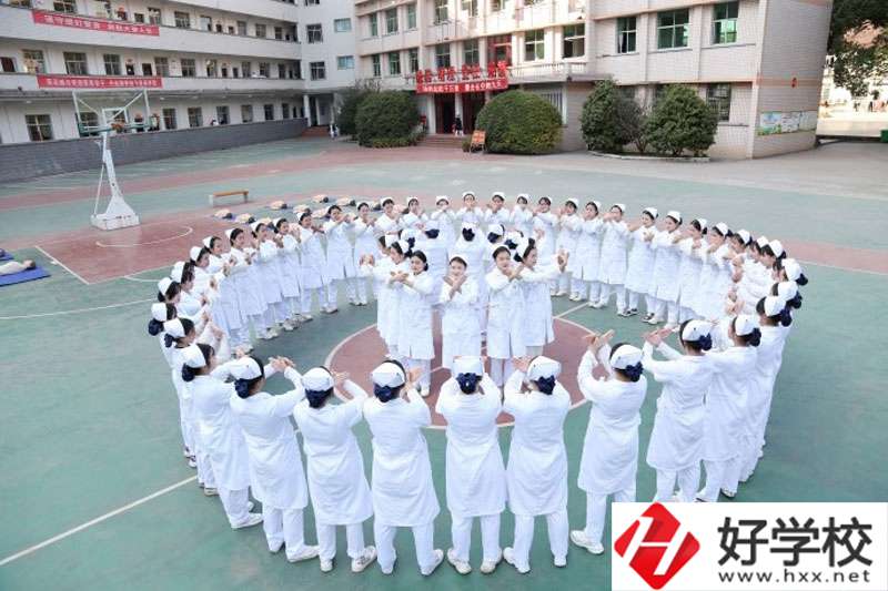 懷化啟航衛(wèi)生學(xué)?；@球場(chǎng)