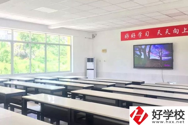 長沙博雅衛(wèi)生中等專業(yè)學(xué)校大門教室