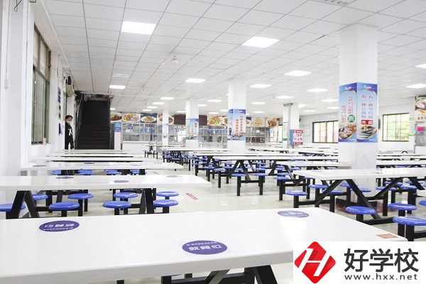 株洲哪些中職學(xué)校管理比較嚴(yán)格？校園環(huán)境怎么樣？