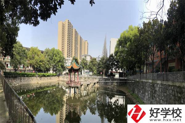 邵陽工業(yè)學校的地址在哪里？有哪些乘車路線？