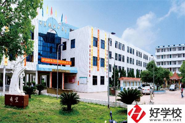 祁東縣職業(yè)中等專業(yè)學(xué)校是公辦還是民辦？學(xué)費是多少？