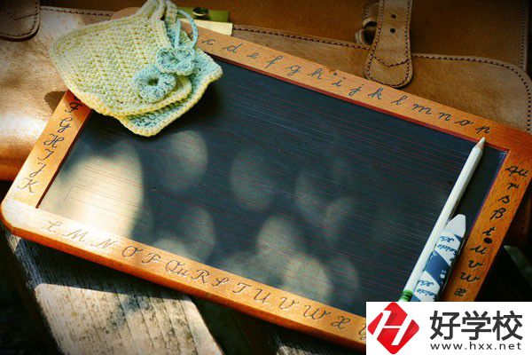長(zhǎng)沙益立中等職業(yè)學(xué)校是公辦還是民辦？辦學(xué)條件怎么樣？