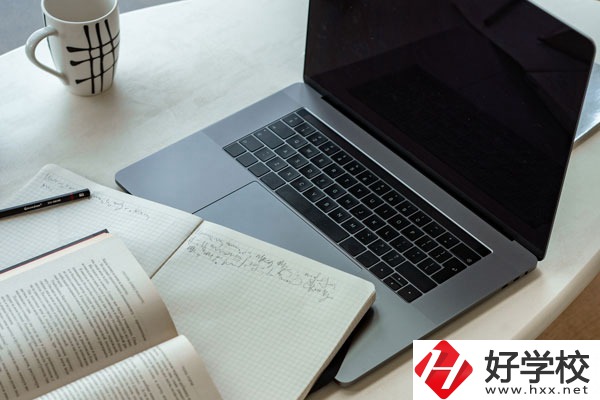 在衡陽(yáng)想學(xué)廚師？這個(gè)學(xué)校不能錯(cuò)過(guò)！