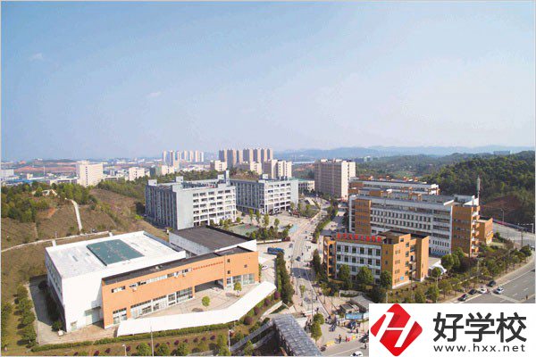 長(zhǎng)沙汽車工業(yè)學(xué)校怎么樣？學(xué)費(fèi)貴嗎？
