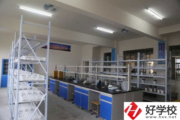 洞口縣第一職業(yè)中學(xué)有哪些特色專業(yè)？就業(yè)前景如何？
