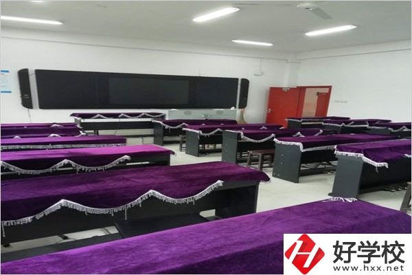 湘中幼兒師范高等?？茖W校(中職部)實訓室