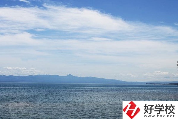 湖南經(jīng)濟(jì)貿(mào)易職業(yè)中專學(xué)校有哪些專業(yè)？學(xué)費(fèi)多少？