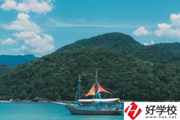 株洲南方航空高級技工學(xué)校怎么樣?有什么特色專業(yè)？