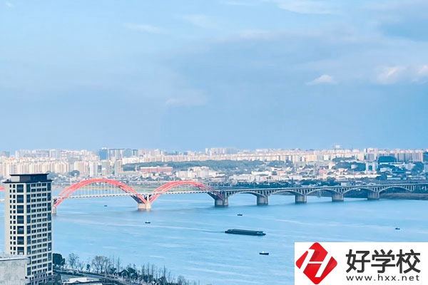 湖南建筑高級技工學(xué)校專業(yè)怎么樣？